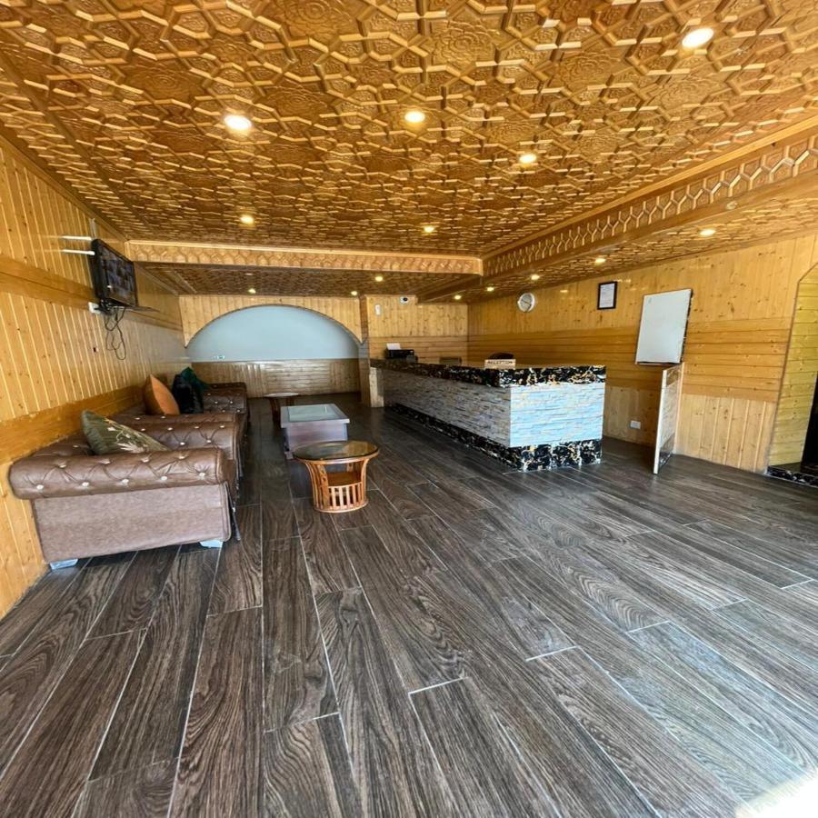 Hotel Sheen Srīnagar Dış mekan fotoğraf