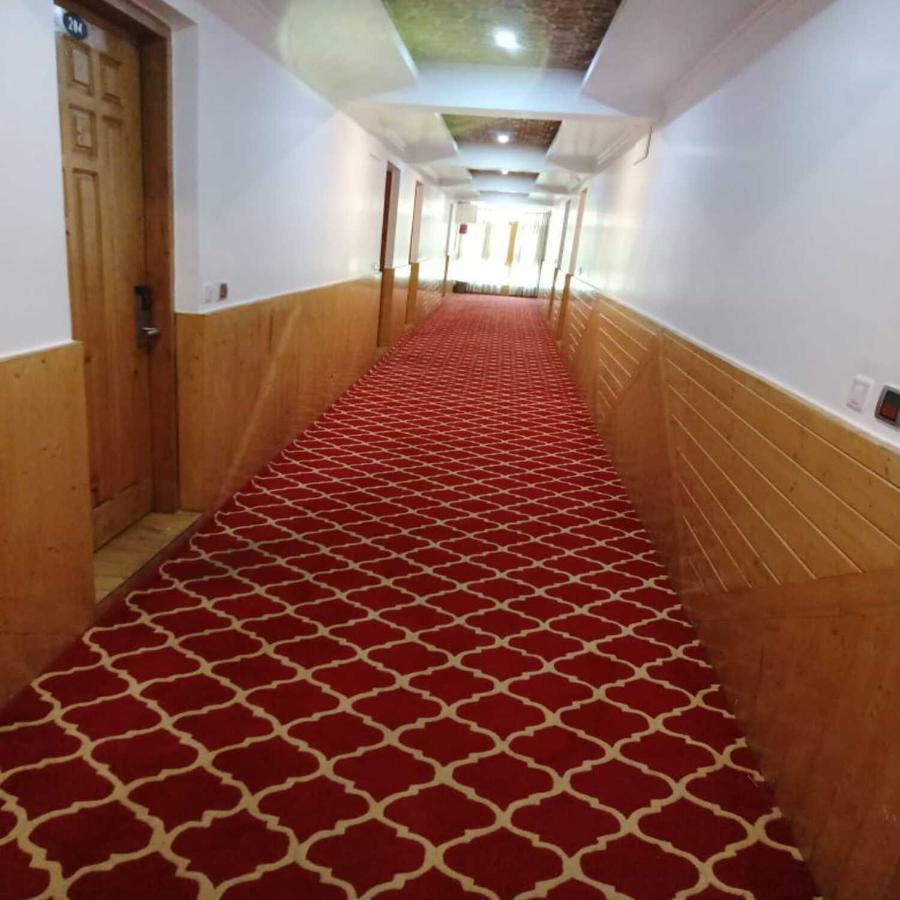 Hotel Sheen Srīnagar Dış mekan fotoğraf