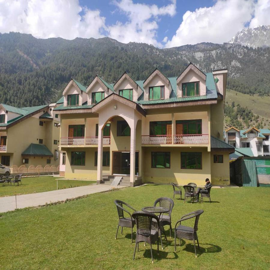Hotel Sheen Srīnagar Dış mekan fotoğraf