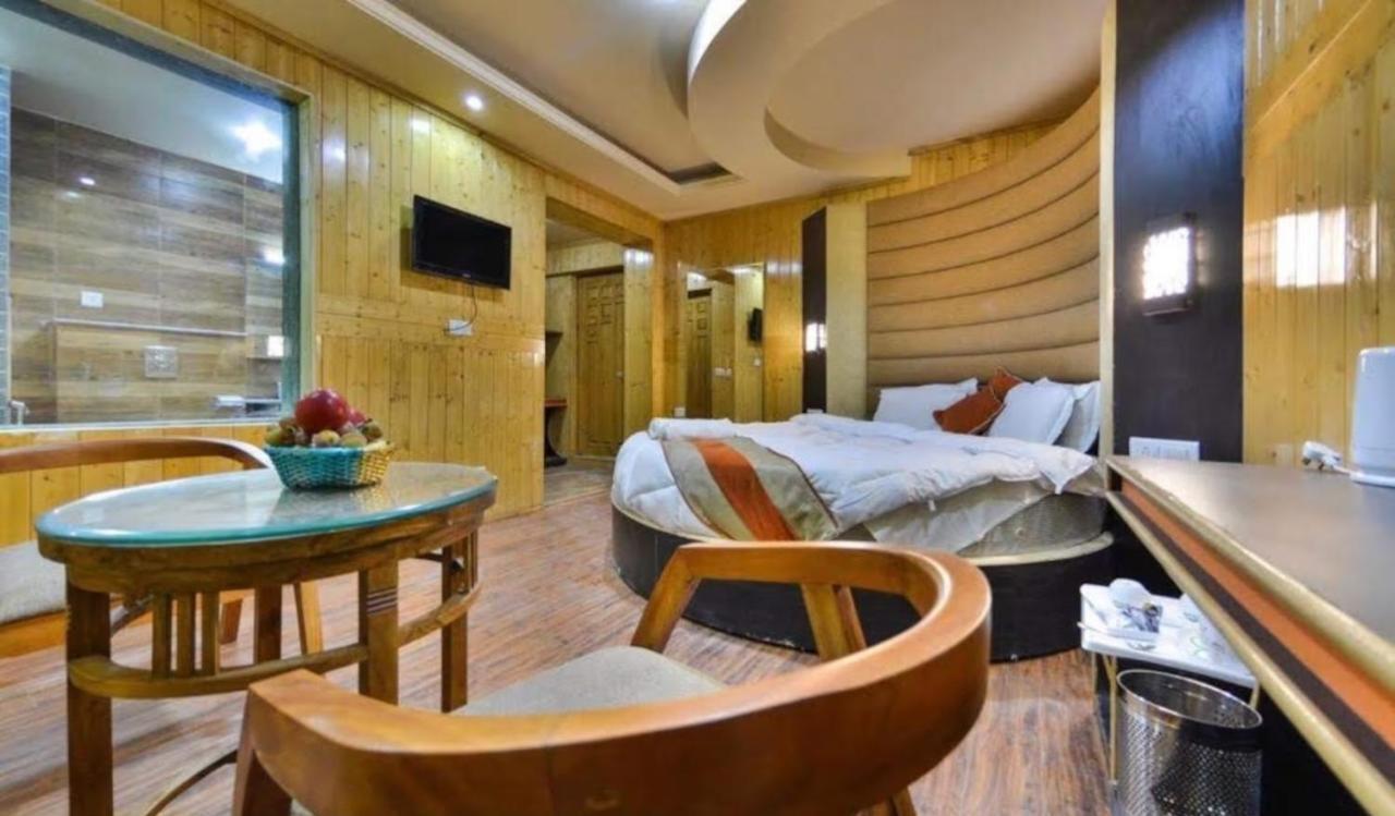 Hotel Sheen Srīnagar Dış mekan fotoğraf