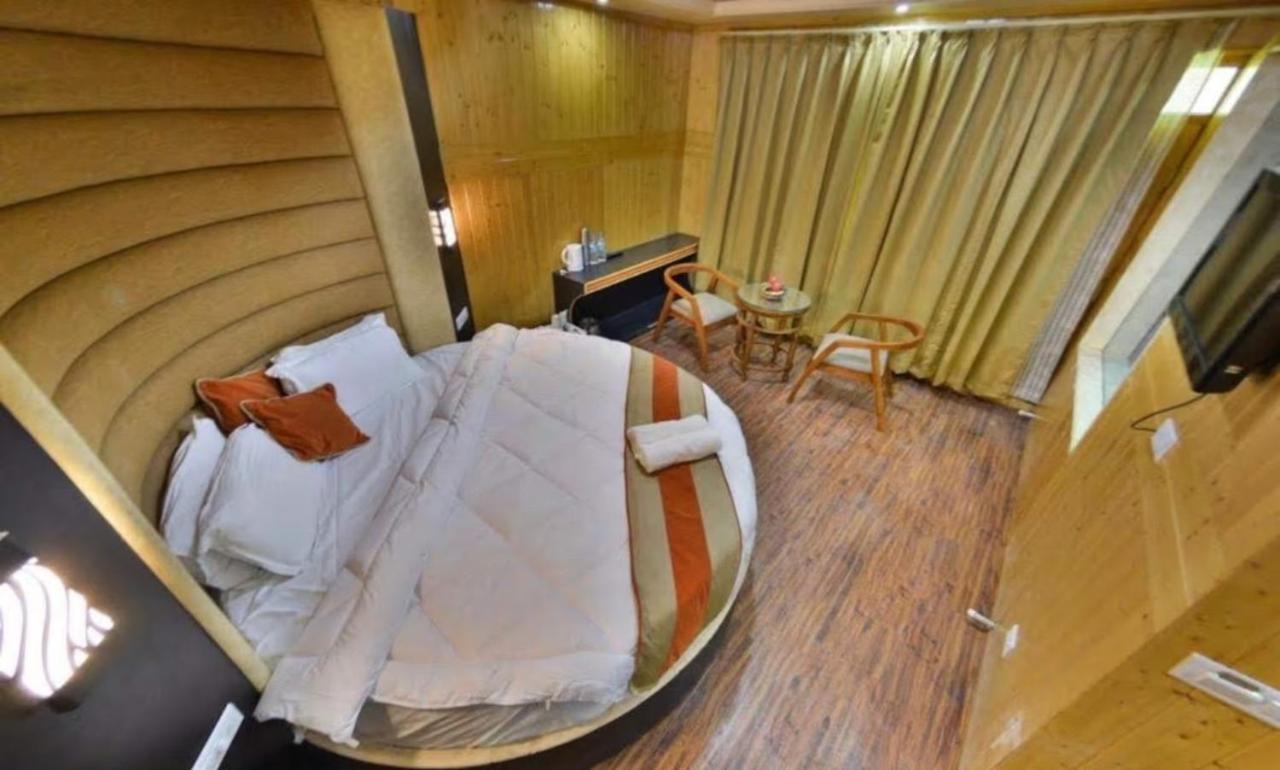 Hotel Sheen Srīnagar Dış mekan fotoğraf